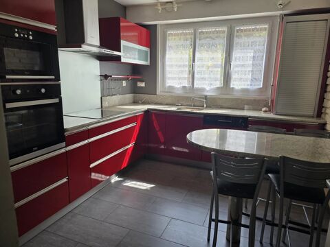   GRANDE MAISON DE PLAIN-PIED AVEC TERRAIN ET PISCINE Maison - 6 pièce(s) - 183 m²