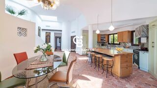  Maison � vendre 8 pi�ces 275 m�