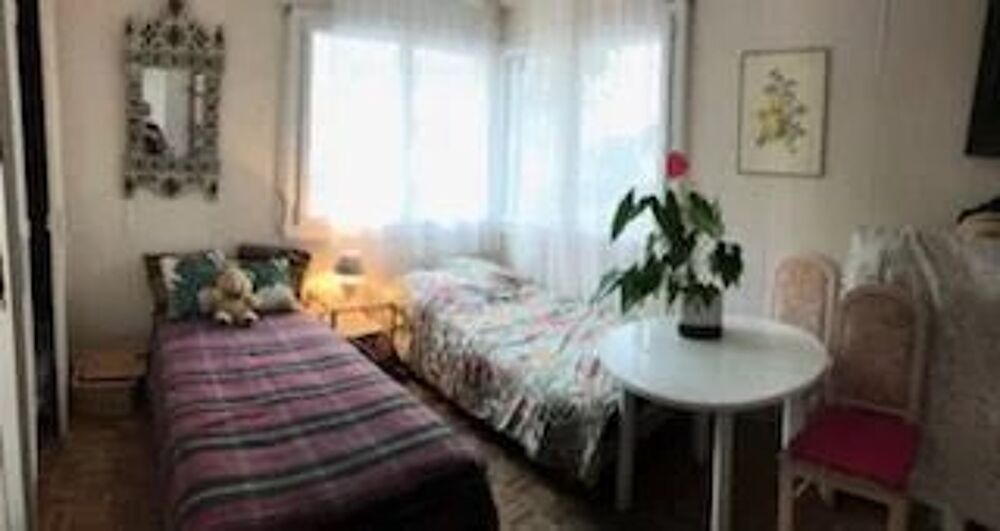 Location Appartement CANNES - CHAMBRE MEUBLE AVEC SALLE DE BAIN PRIVATIVE Cannes