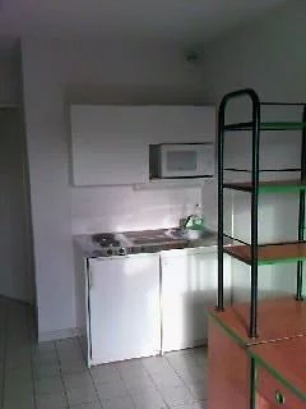 Location Appartement Meublé: Studio avec parking et balcon Valbonne