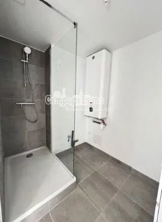  Appartement à louer 3 pièces 70 m²