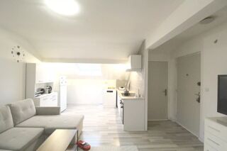  Maison à vendre 15 + pièces 319 m²