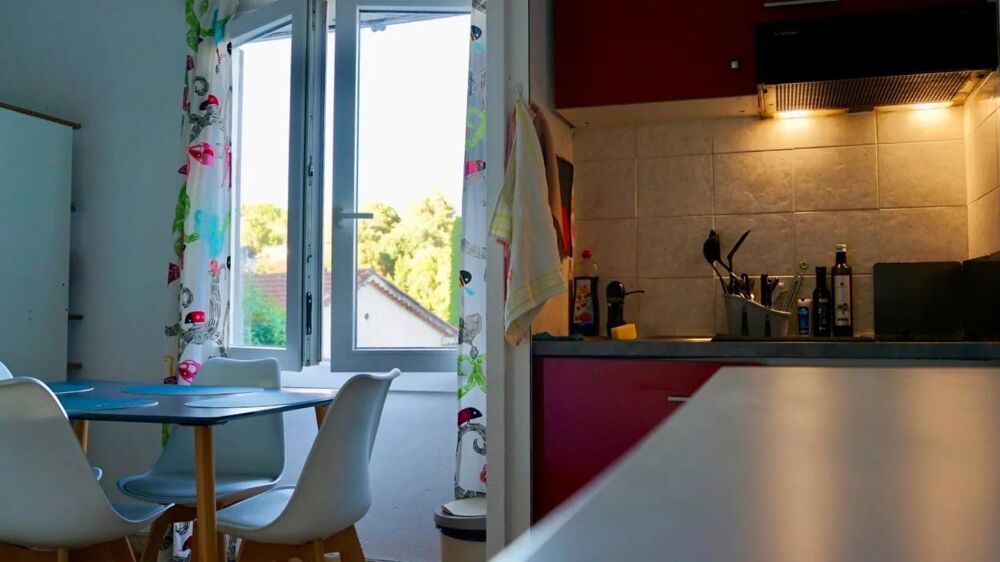 Location Appartement Deux pièces avec piscine, parking et terrasse Antibes
