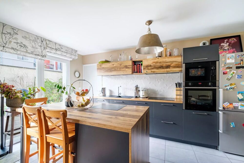 À vendre  Superbe duplex T5 de 104 m² avec terrasse et jardin 