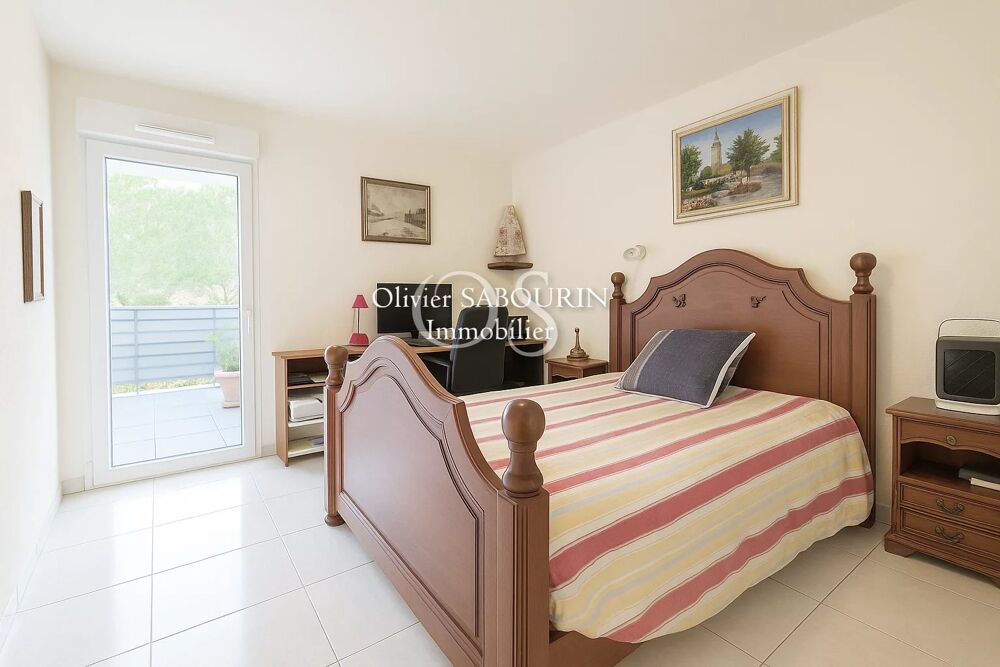 Vente Appartement Grand appartement 3 pièces de 79 m², Cave et double garage Saint-raphaël