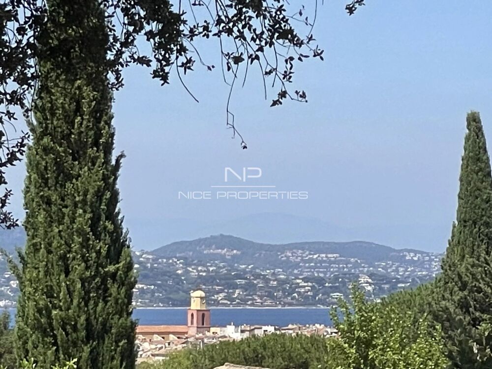 Appartement avec vue mer à Saint-Tropez.