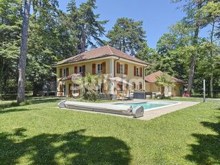  Maison � vendre 8 pi�ces 259 m�