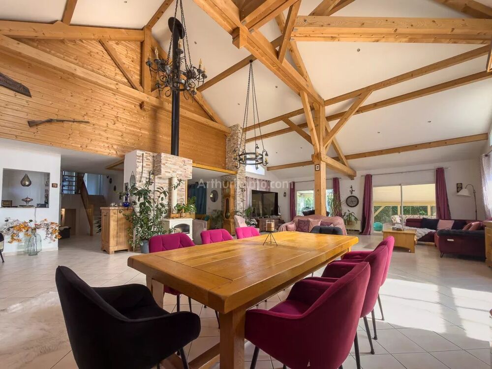 Vente Maison Villa 210 m² 4 chambres DPE C centre-ville Morestel