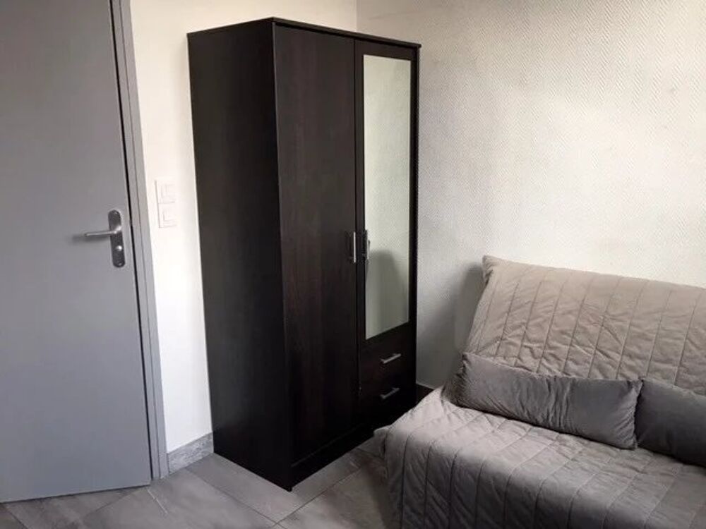 Location Appartement Studio au dernier étage avec vue Nice