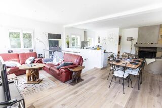  Appartement à louer 6 pièces 123 m²
