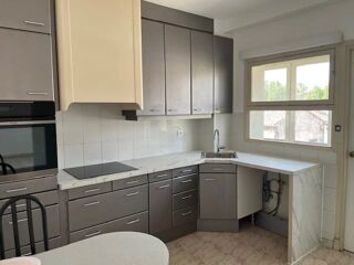  Appartement à louer 5 pièces 160 m²