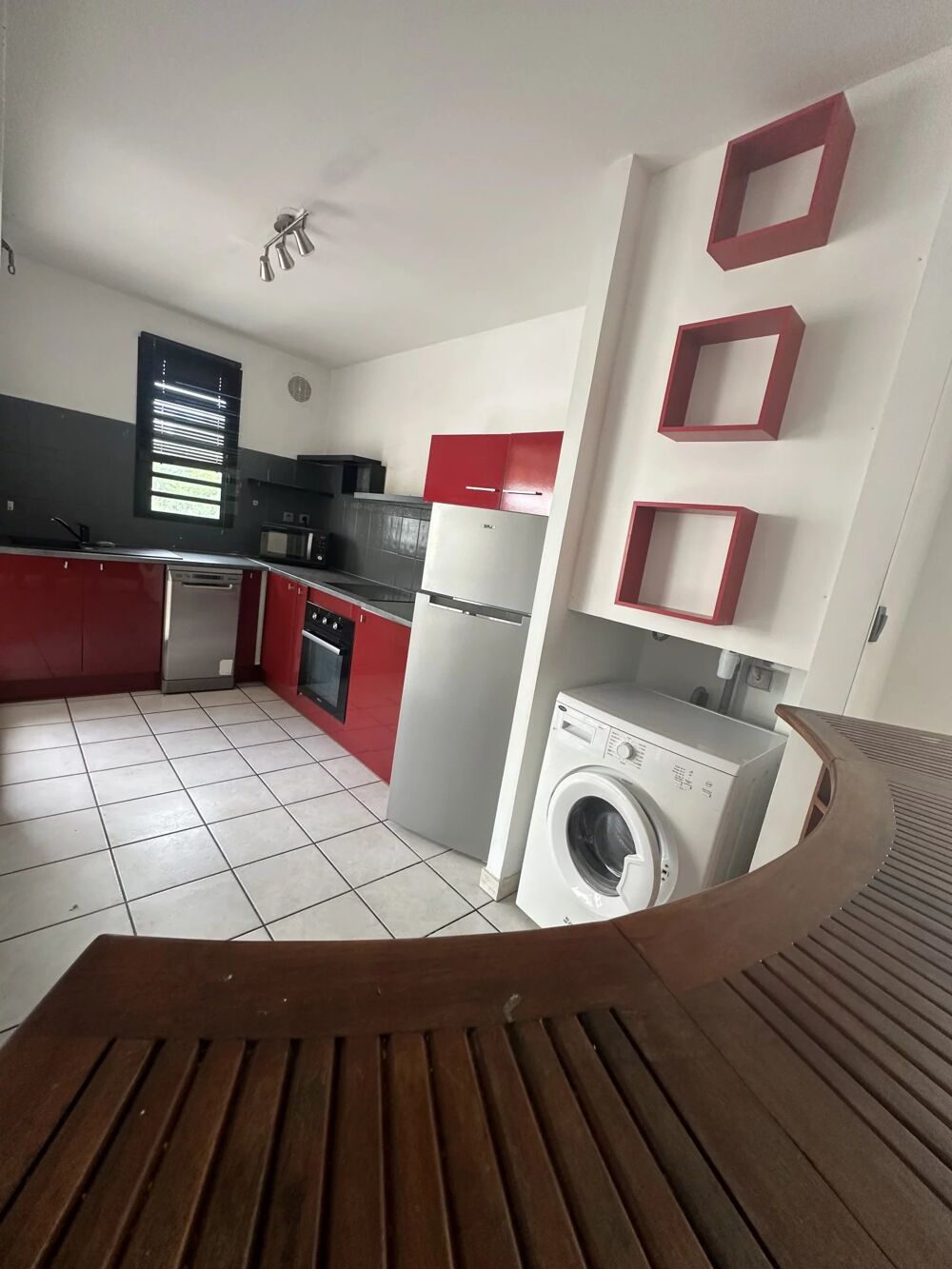 CT3330 APPARTEMENT T3 CENTRE VILLE PROXIMITÉ PLAGE + BOX ET PARK