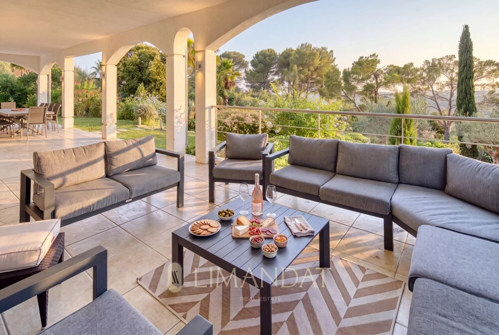Mougins, villa au calme  6 chambres  Piscine  Vue sur les col
