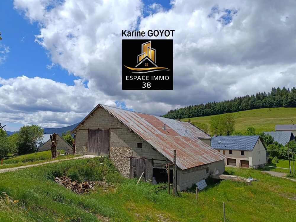 Autrans Méaudre en Vercors . Ancien corps de ferme comprenant