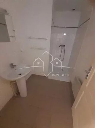  Immeuble � vendre 14 pi�ces 450 m�