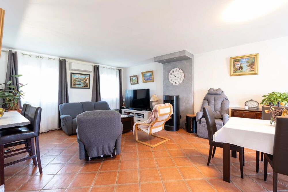 Villa avec T2 indépendant- 148,15 M2 _ Terrain 1884 M2