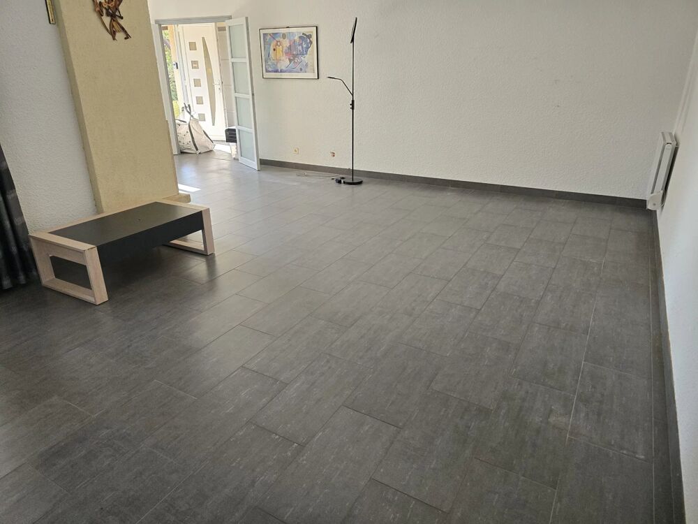 Vente Maison GRANDE MAISON DE PLAIN-PIED AVEC TERRAIN ET PISCINE Vergongheon