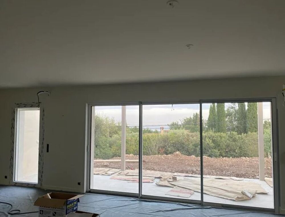 Location Maison Villa neuve de 140 m² plein sud avec piscine, aperçu mer et pres Tourrettes-sur-loup