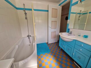  Maison  vendre 8 pices 302 m