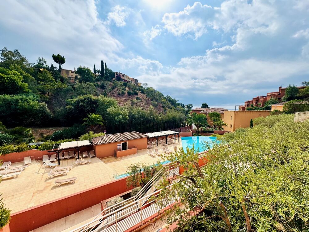 Théoule sur Mer  2 pièces avec grande terrasse, piscine et plag