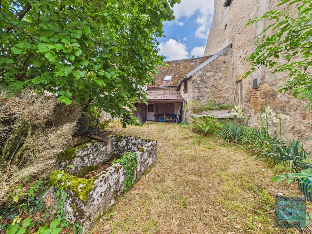 En exclusivité à SAULIEU, maison de ville avec jardin