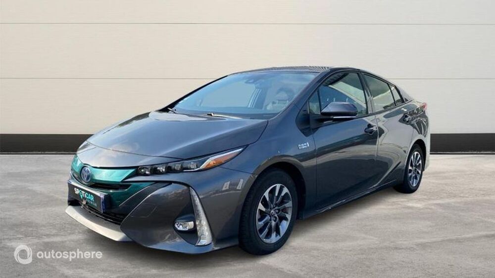 Prius 122h Solar RC18 2017 occasion 64000 PAU