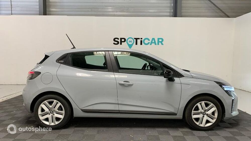 Clio 1.6 E-Tech 145ch full hybrid Evolution - 24 2025 occasion 84000 Avignon