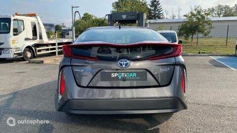 Prius 122h Solar RC18 2017 occasion 64000 PAU