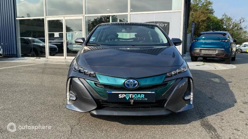 Prius 122h Solar RC18 2017 occasion 64000 PAU