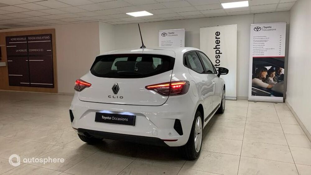 Clio 1.0 TCe 90ch Equilibre 2024 occasion 69200 V&eacute;nissieux