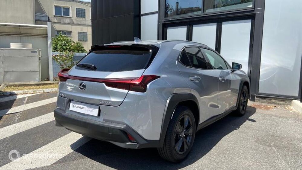 UX 300h Luxe 2WD MC25 2026 occasion 92000 NANTERRE
