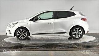 Clio 1.6 E-Tech hybride 145ch Evolution 2023 occasion 73230 Saint-Alban-Leysse