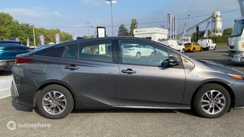 Prius 122h Solar RC18 2017 occasion 64000 PAU