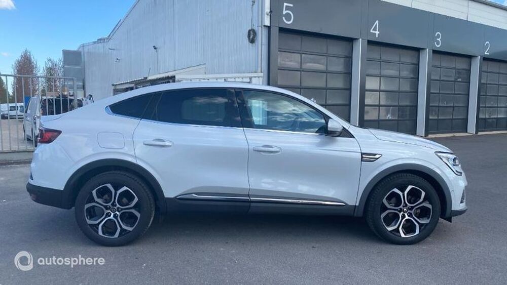 Arkana 1.6 E-Tech 145ch Intens -21B 2022 occasion 51200 &Eacute;pernay