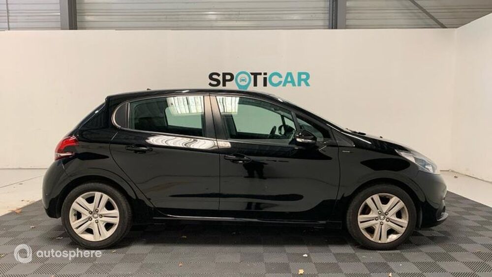 208 1.2 PureTech 82ch E6.c Signature 5p 2018 occasion 84000 Avignon