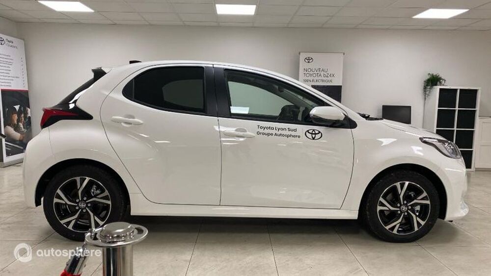 Yaris 116h Design 5p MY25 2026 occasion 69200 V&eacute;nissieux