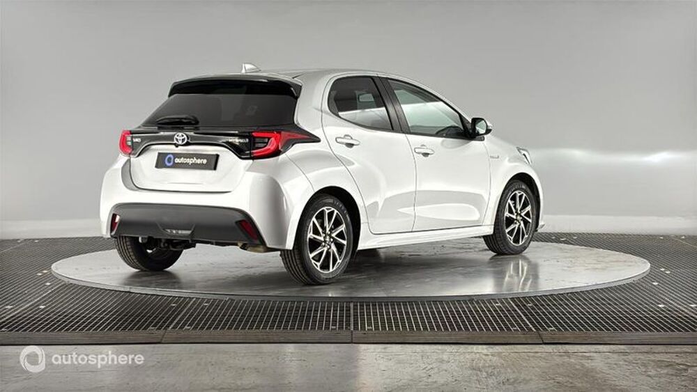 Yaris 116h Design 5p MY22 2021 occasion 69200 V&eacute;nissieux