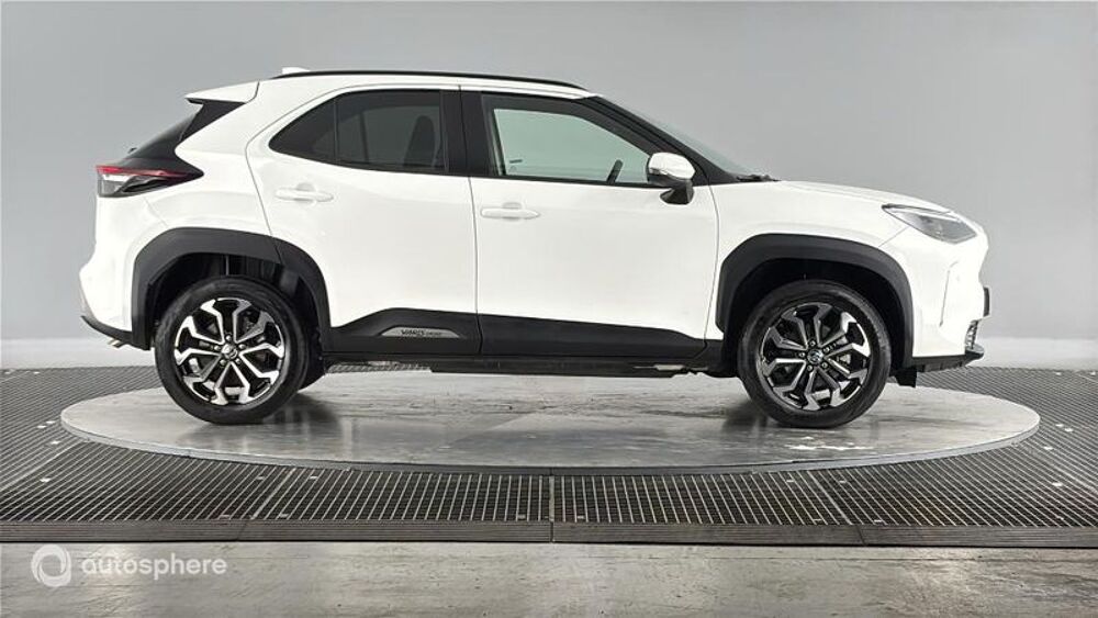 Yaris Cross 116h Design MY22 2023 occasion 69200 V&eacute;nissieux