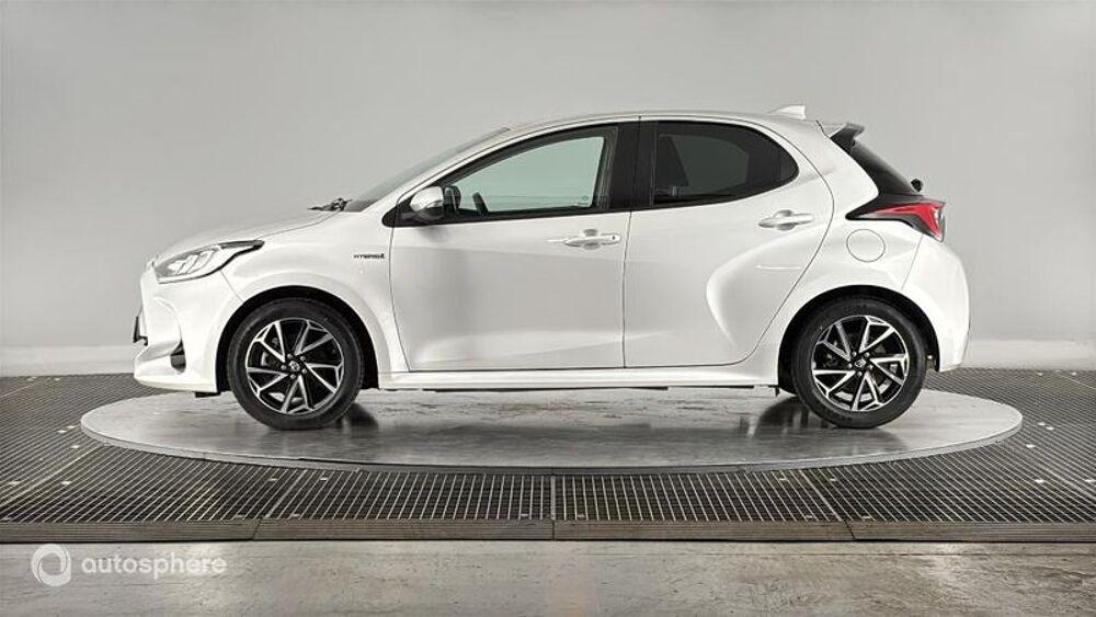 Yaris 116h Design 5p MY22 2021 occasion 69200 V&eacute;nissieux