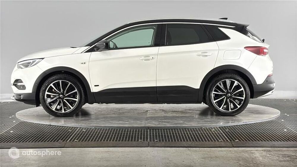 Grandland x Hybrid4 300ch Ultimate 2021 occasion 63000 Clermont-Ferrand