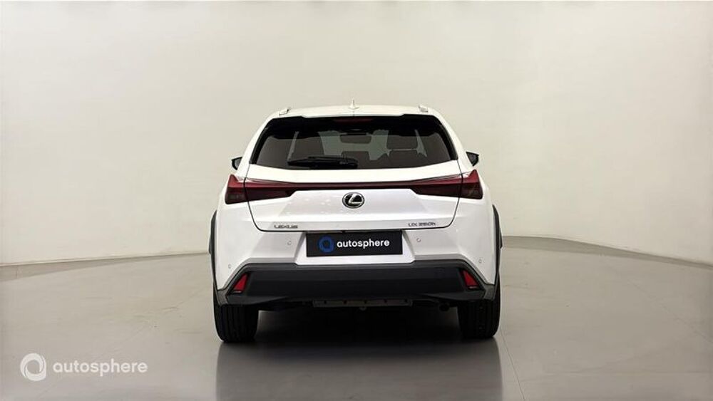 UX 250h Luxe 2WD 2023 occasion 78240 CHAMBOURCY