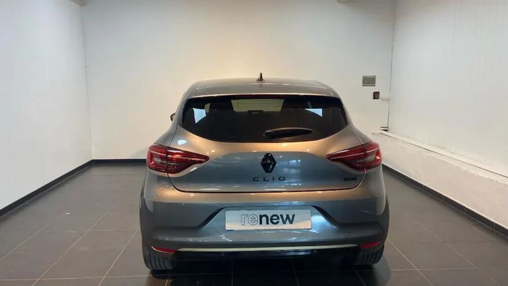 Clio 1.6 E-Tech hybride 145ch Engineered 2022 occasion 13300 SALON DE PROVENCE