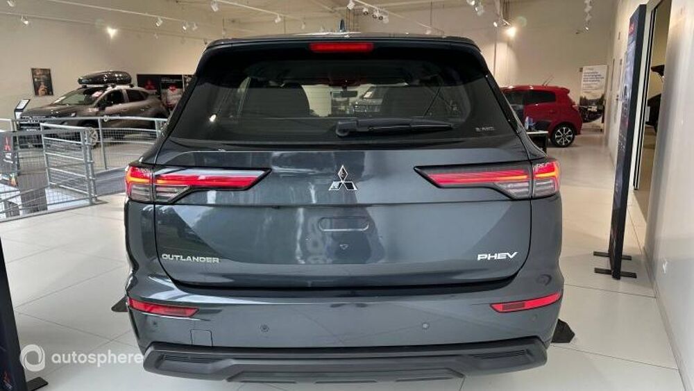 Outlander 2.4 PHEV 306ch Invite 4WD 2025 occasion 59600 Maubeuge