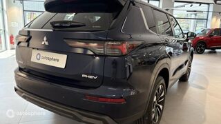 Outlander 2.4 PHEV 306ch Invite+ 4WD 2025 occasion 16430 Champniers