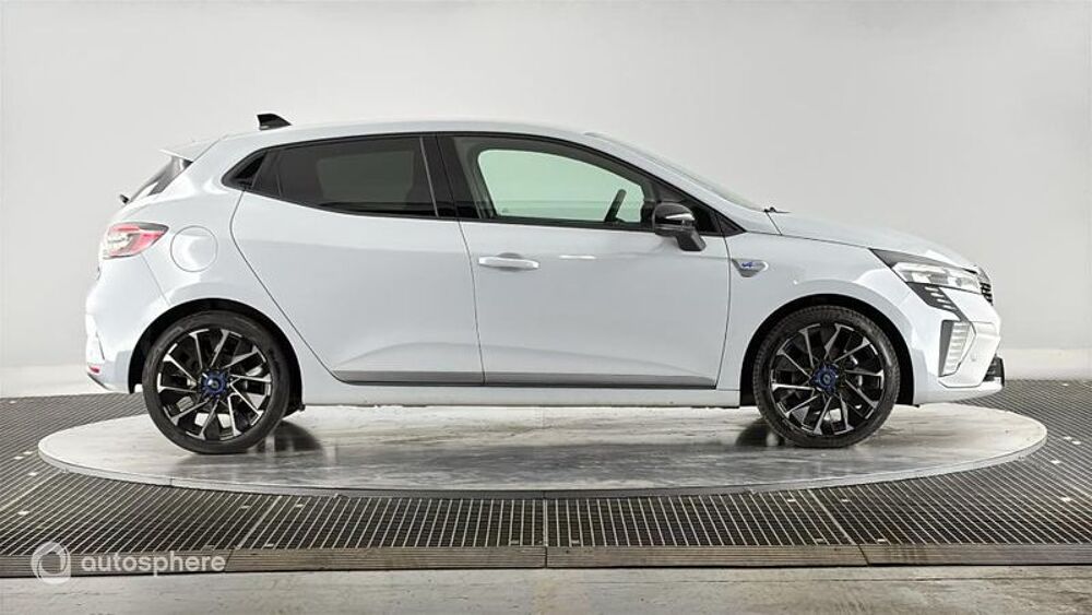 Clio 1.6 E-Tech 145ch full hybrid esprit Alpine 2023 occasion 74100 Annemasse