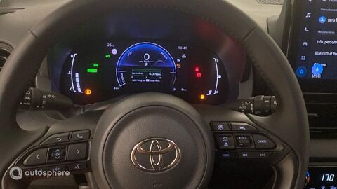 Yaris 116h Design 5p MY25 2026 occasion 69200 V&eacute;nissieux