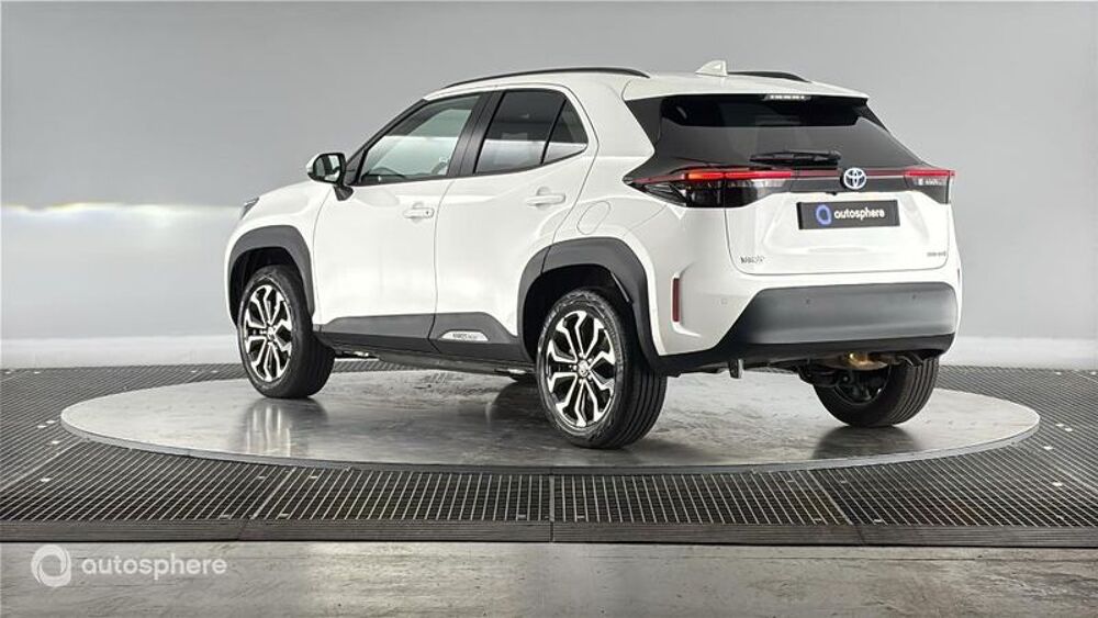 Yaris Cross 116h Design MY22 2023 occasion 69200 V&eacute;nissieux