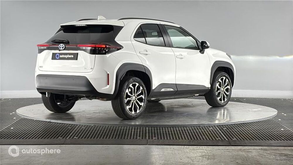 Yaris Cross 116h Design MY22 2023 occasion 69200 V&eacute;nissieux