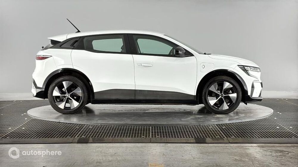M&eacute;gane E-Tech Electric EV40 130ch Equilibre standard charge 2023 occasion 74100 Annemasse