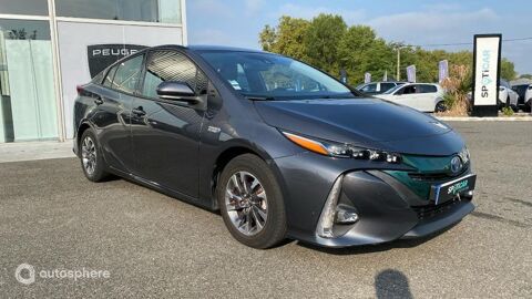 Prius 122h Solar RC18 2017 occasion 64000 PAU
